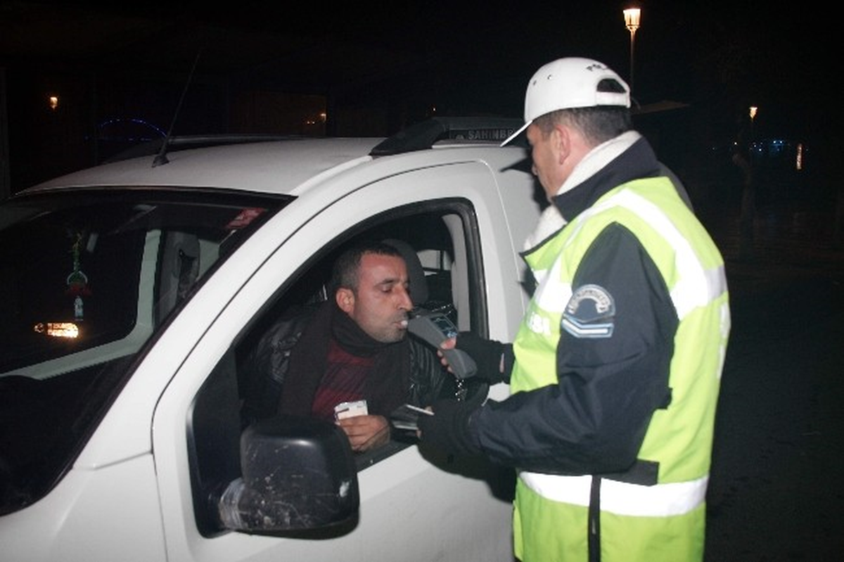 Yeni Yıla Herkes Eğlenerek Girerken, Onlar Çalışarak Girdi