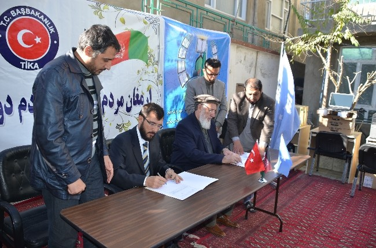 Afganistan İslam Sakafat ve Kültür Merkezi\'ne Malzeme Desteği