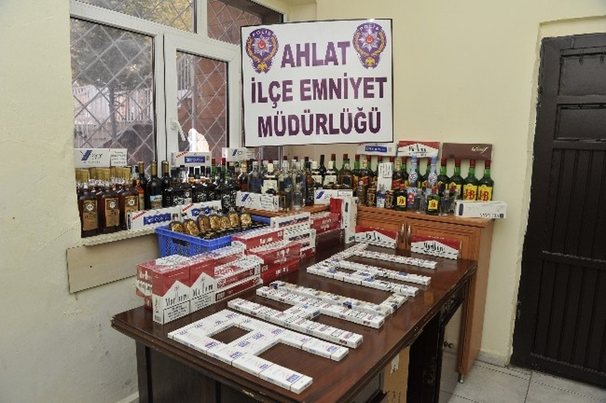 Ahlat\'ta Kaçak Alkol ve Sigara Operasyonu