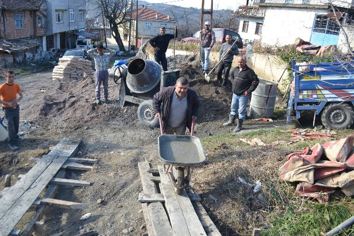 Alaplı\'da Muhtardan Örnek Hizmet Atağı