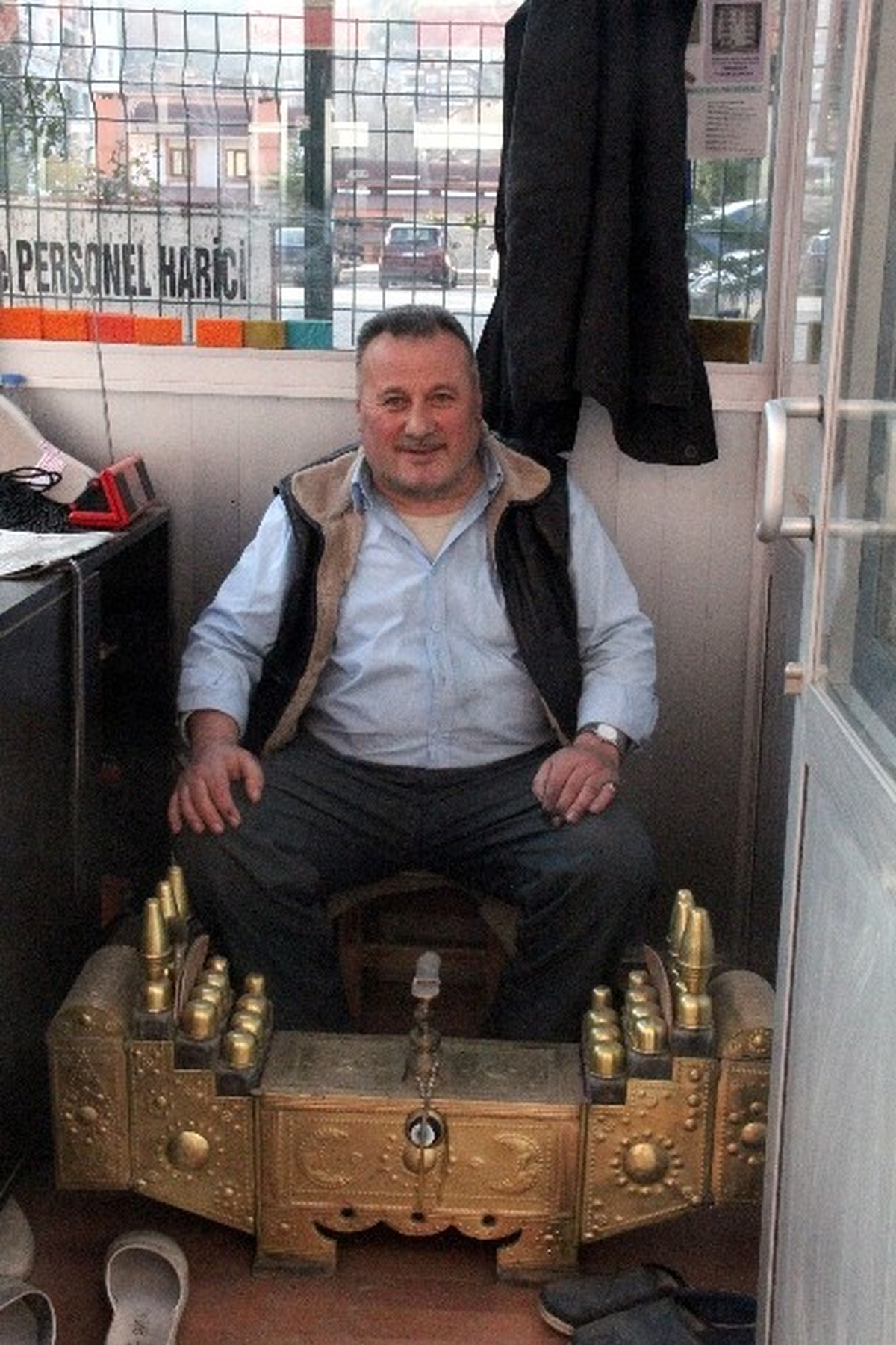 Ayakkabı Boyacıları Lostra Salonu\'na Kavuştu