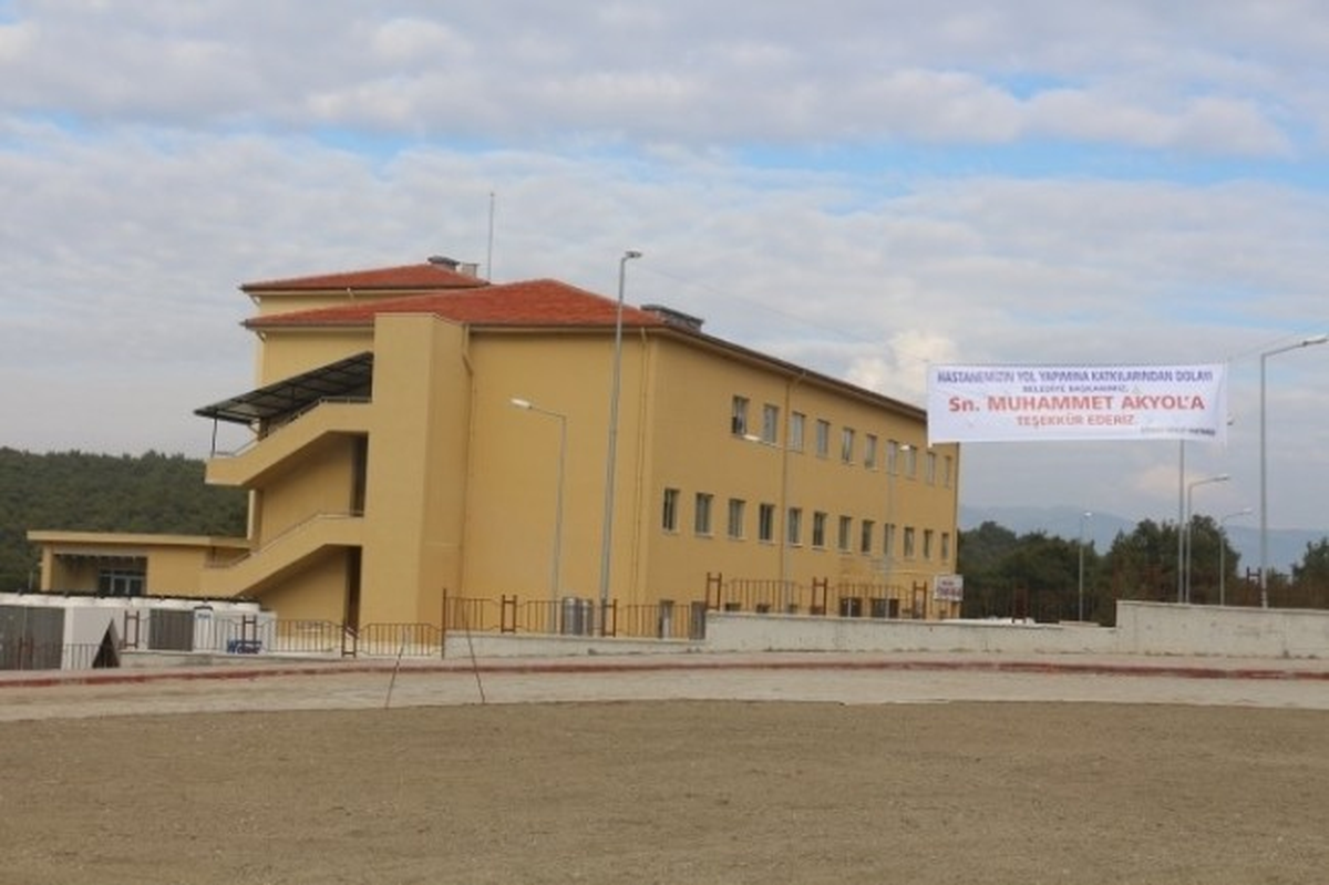 Başkan Akyol\'a Gördes Devlet Hastanesi\'nden Teşekkür Pankartı