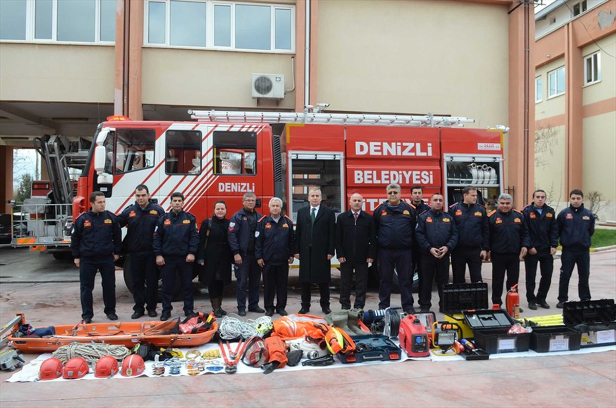 Denizli İtfaiyesi 1 Yılda Bin 375 Yangına Müdahale Etti