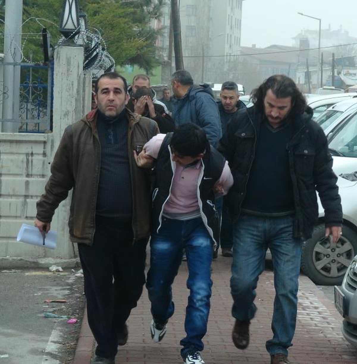 Çaldıkları Altınlarla Lüks Otomobil Alacaklardı