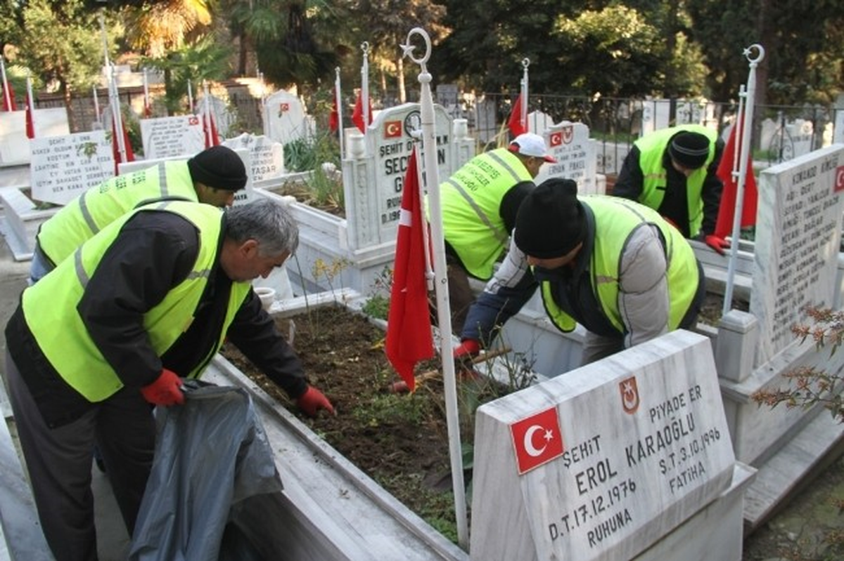 İlkadım\'dan Şehitliğe 3 Bin Çiçek