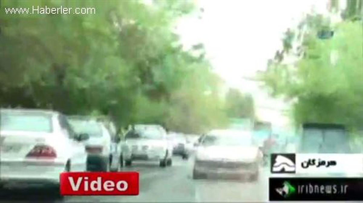 İran\'da Deprem 1 Ölü, 30 Yaralı