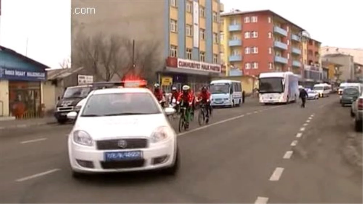 İstanbul\'dan yola çıkan bisikletçiler, Ardahan\'a ulaştı