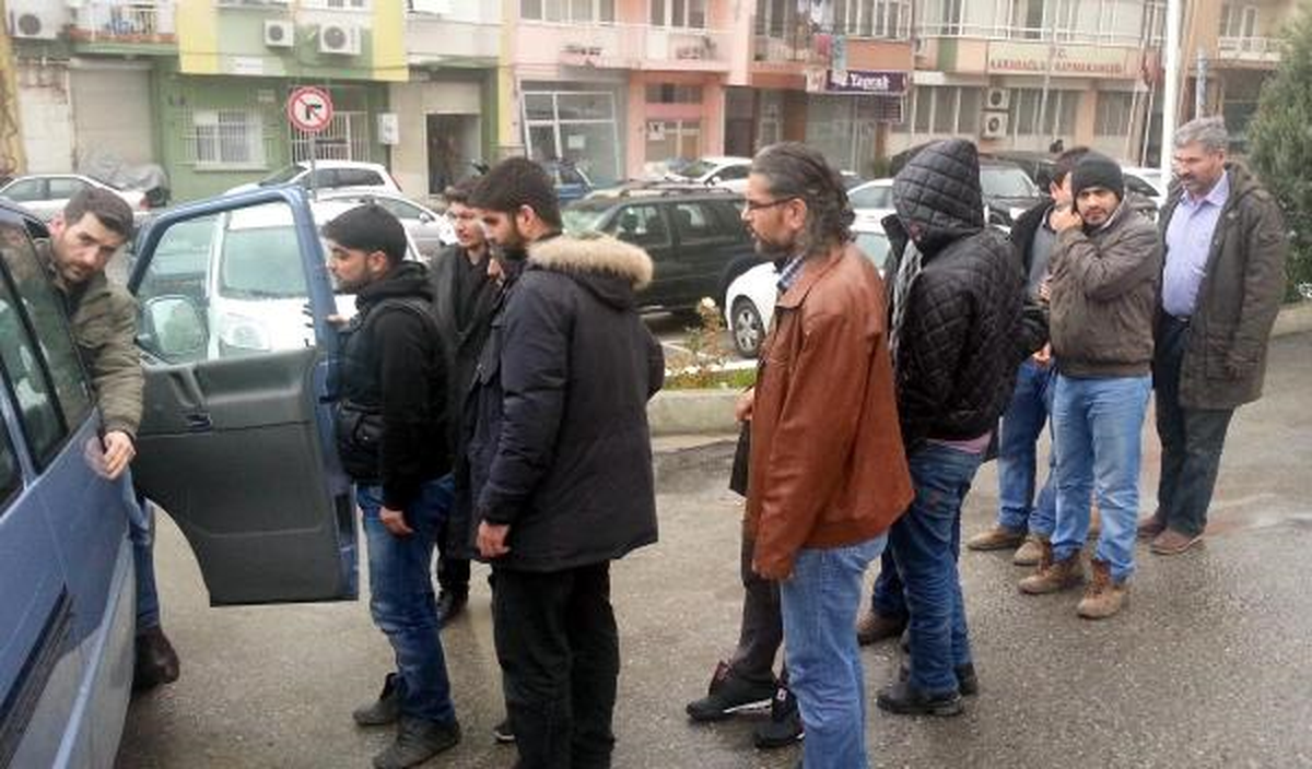 İzmir\'de Sınav Çetesi Operasyonu: 8 Gözaltı