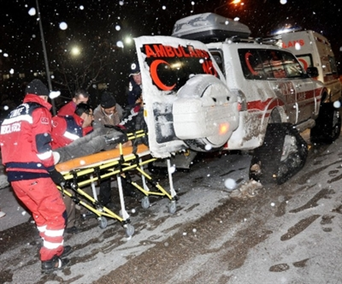 Kar Paletli Ambulanslar Engel Tanımıyor