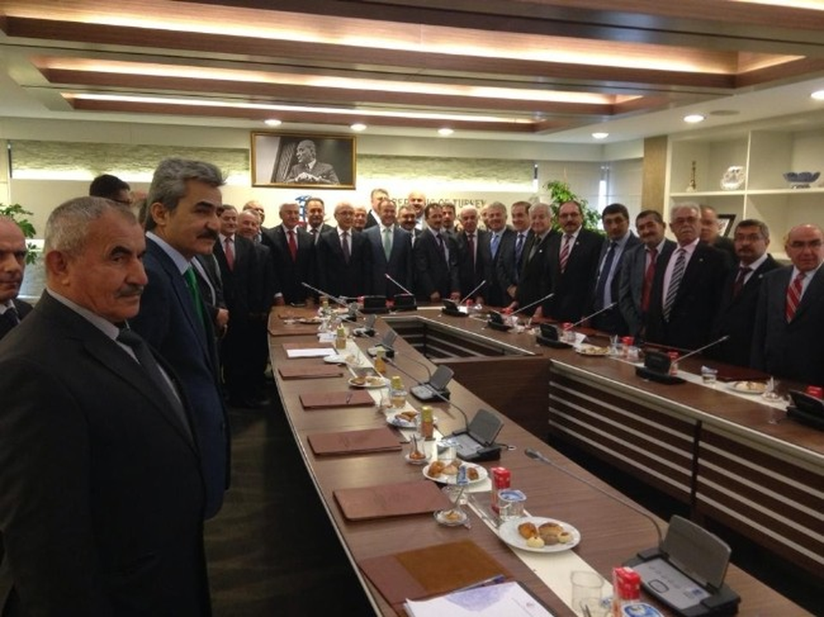 Karaman Heyetinden Bakan Elvan\'a Hayırlı Olsun Ziyareti