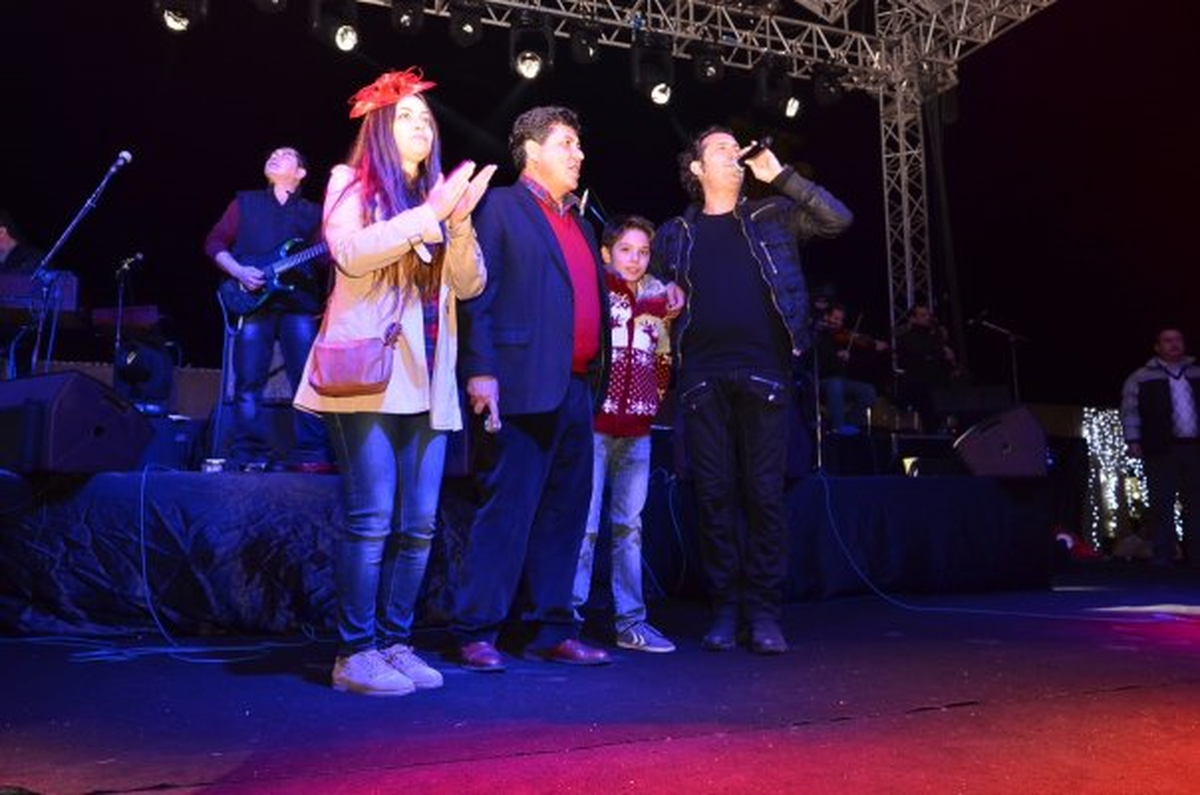 Kemer Yeni Yıl Kutlamalarında Kıraç\'la Coştu