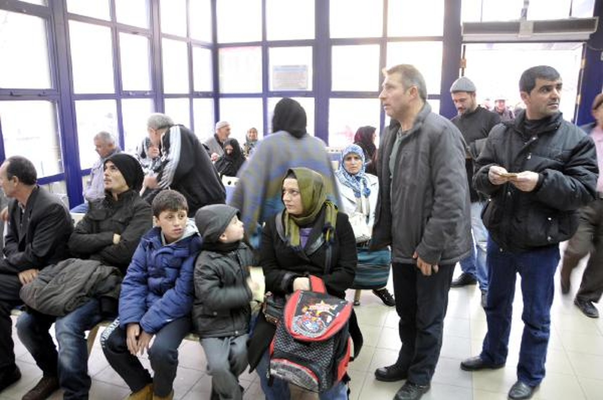 Kocaeli Devlet Hastanesi Soğuk Algınlığı Hastalarıyla Dolup Taştı