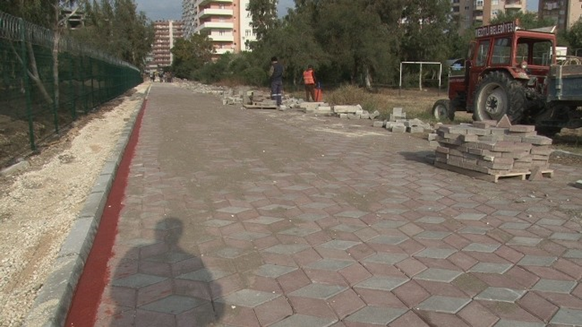 Mezitli Belediyesi\'nin Çevre Düzenleme Çalışmaları Devam Ediyor