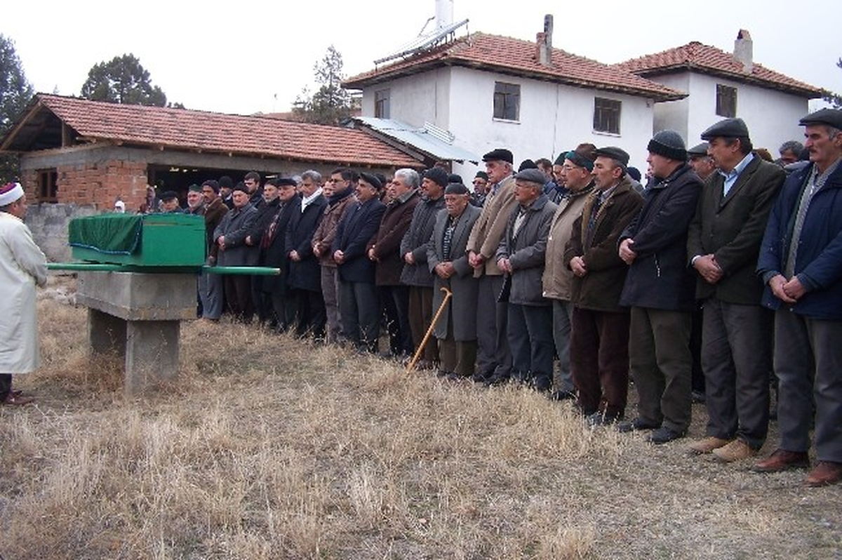Motosiklet Kazasında Ölen Emekli Polise Son Veda