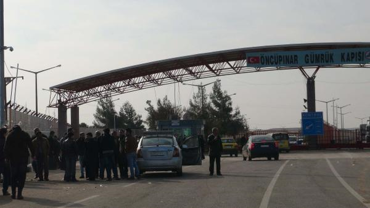 Öncüpınar Sınır Kapısı\'nda Yoğunluk