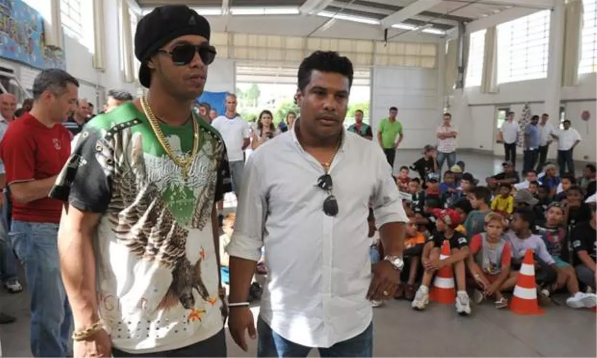 Ronaldinho\'nun Menajeri, Beşiktaşlı Yöneticilerle Yemek Yedi