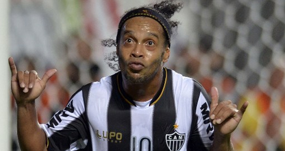 Ronaldinho Ona Bağlı!