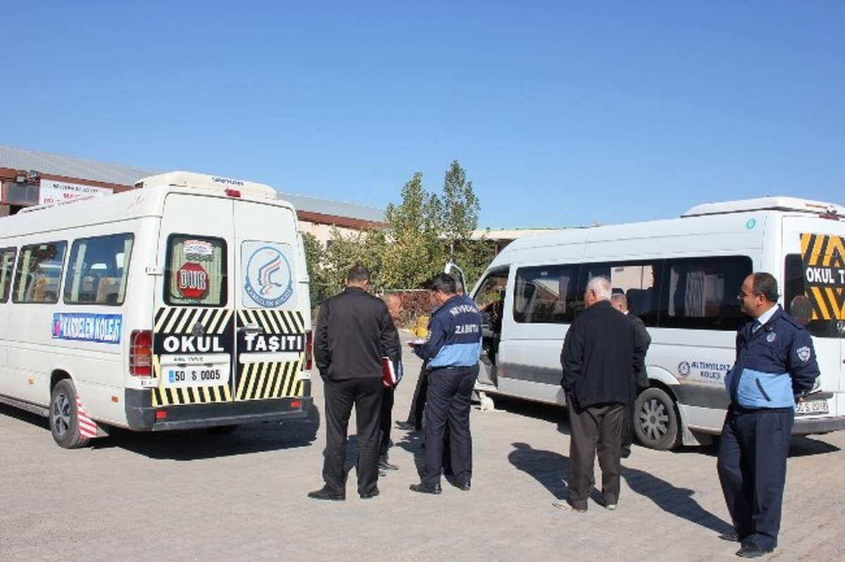 Servis Araçlarının Kontrolleri Devam Ediyor