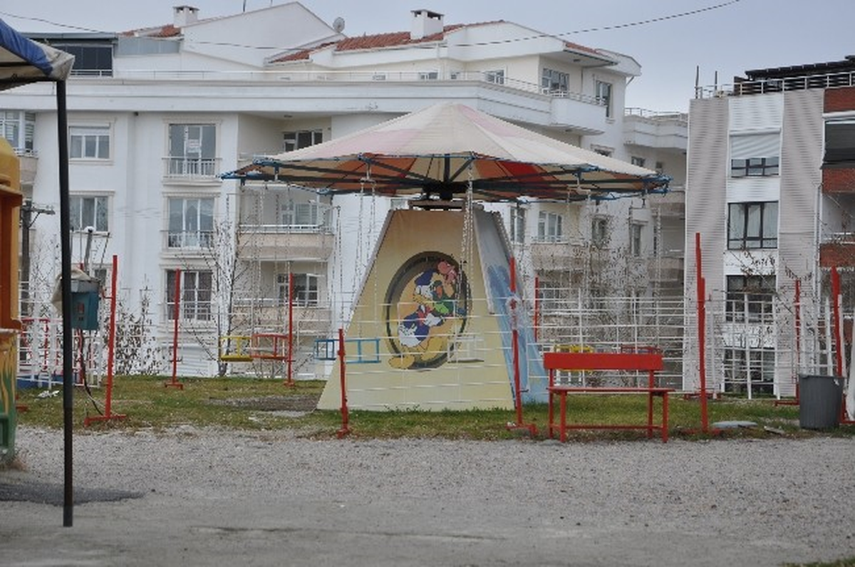 Soğuk Havada Lunapark Boş Kaldı