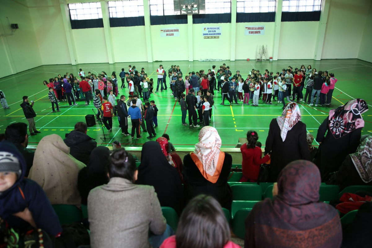 Üzümlü\'de Sporcular Branşlara Ayrıldı