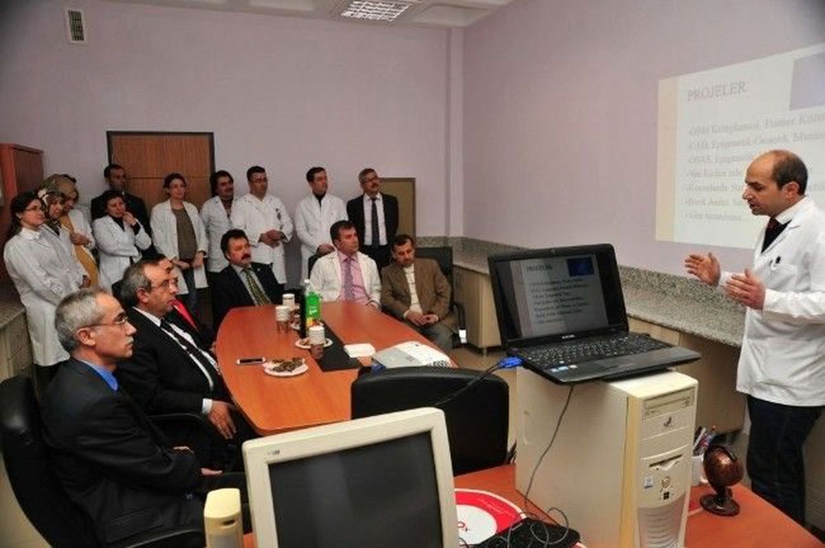 YYÜ\'de Temel Hücre Kültürü Kursu Sertifika Töreni Yapıldı