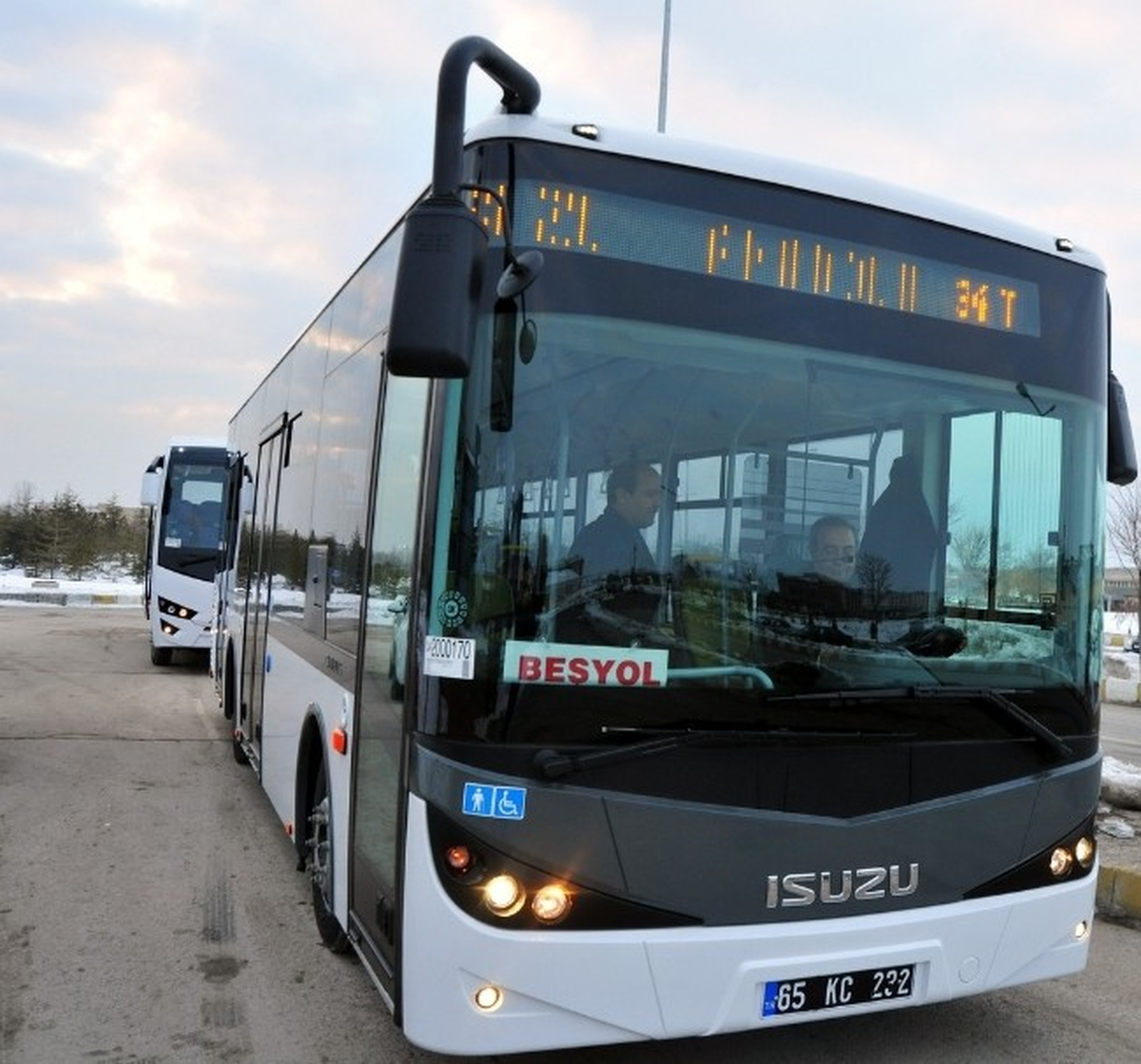 Yyü, Engelliler İçin İki Otobüs Aldı