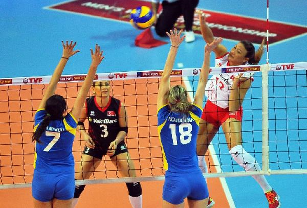 A Milli Bayan Voleybol Takımı, Cev Avrupa Kıta Elemeleri\'ne Galibiyetle Başladı