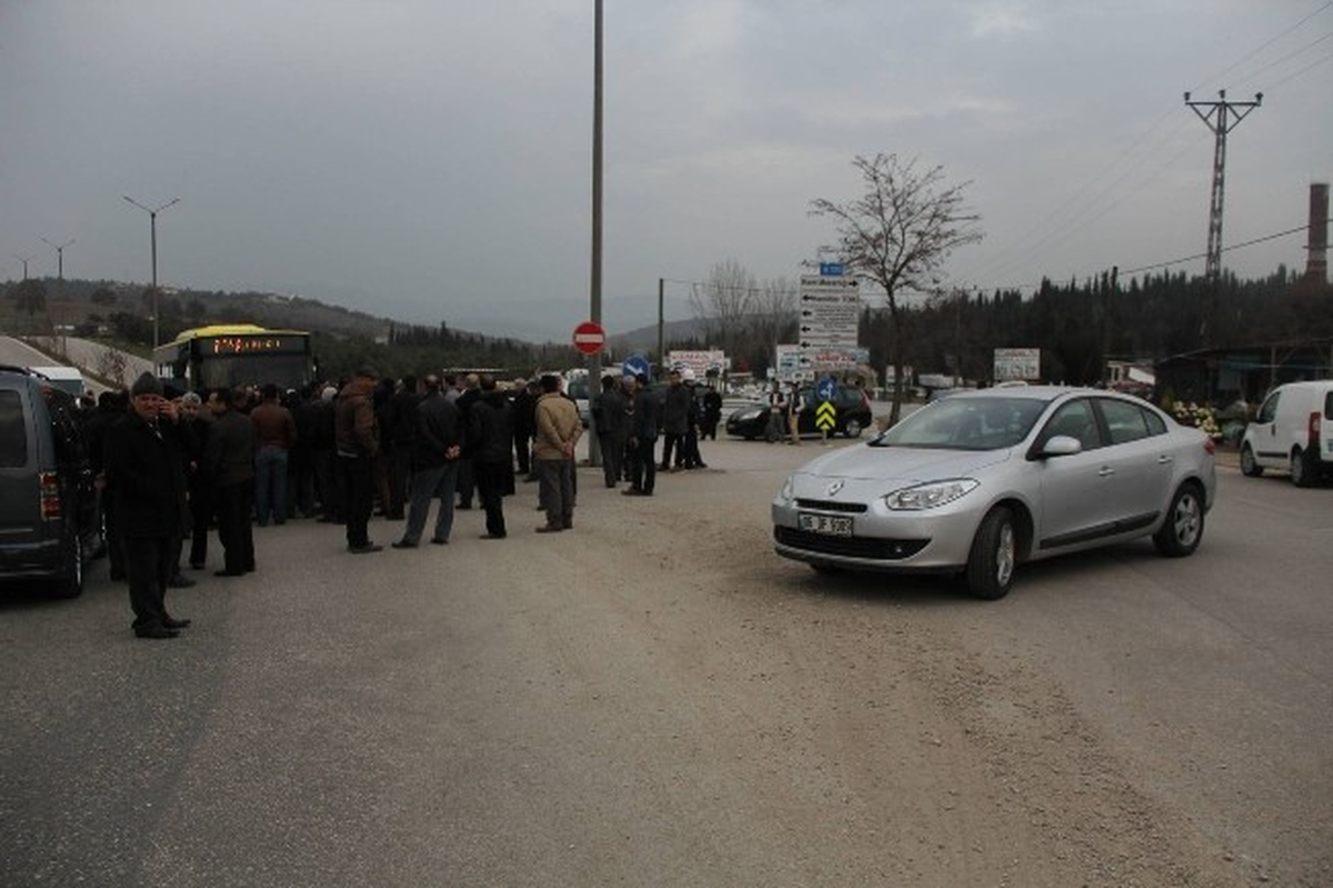 Belediye Otobüsü Taşlandı, Yolcular Gözyaşlarını Tutamadı...(Özel Haber)