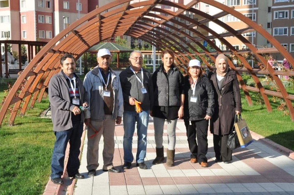 Bu İlçede Parkları Görevliler Değil, Gönüllüler Koruyor