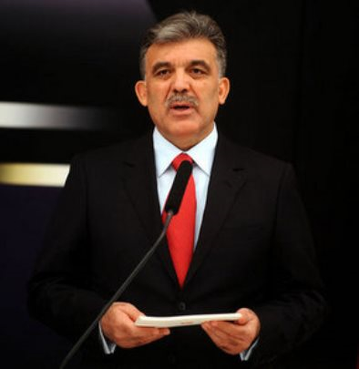Cumhurbaşkanı Gül: Şeriatin Kestiği Parmak Acımaz