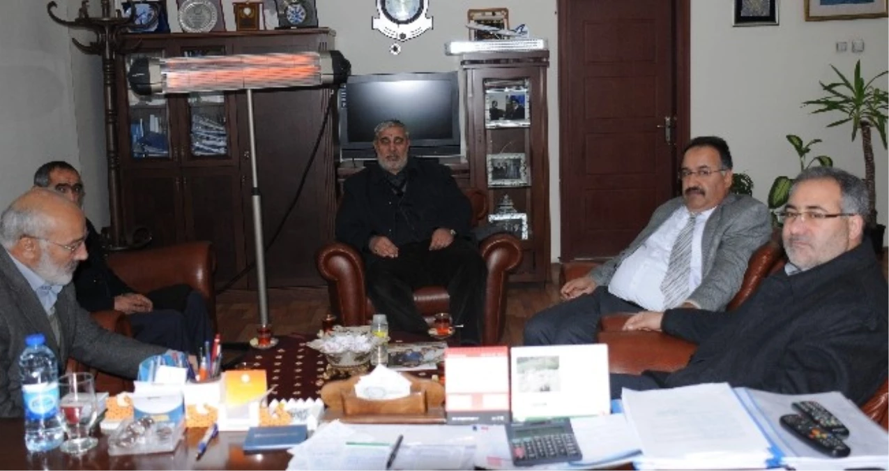 Ehlibeyt Mektebi Din Adamları Derneği Başkanı Hüseyin Yeşil, Iğdır Üniversitesi Rektörü Prof. Dr....