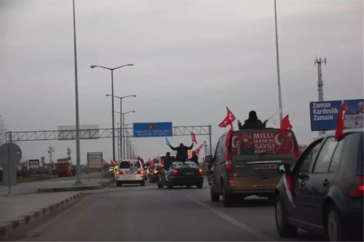 Gurbetçilerin Başbakana Destek Konvoyu Yurda Giriş Yaptı