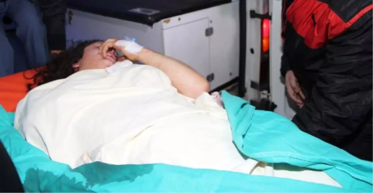 Hamile Kadının Bileğini Kesip Gasp Etti