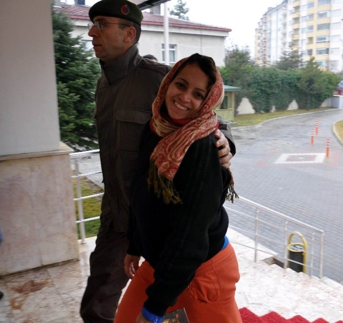 Hollandalı Kadın Çaldığı Araçla Kaçarken Yakalandı