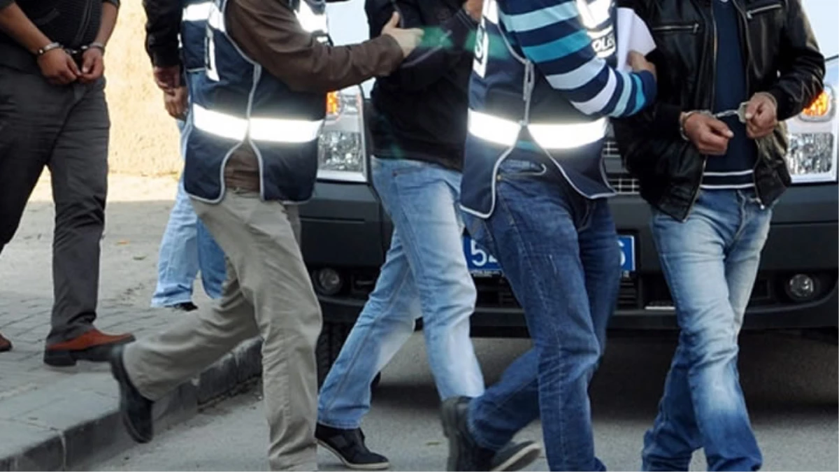 İzmir\'deki Sınav Çetesi Operasyonunda 4 Kişi Tutuklandı