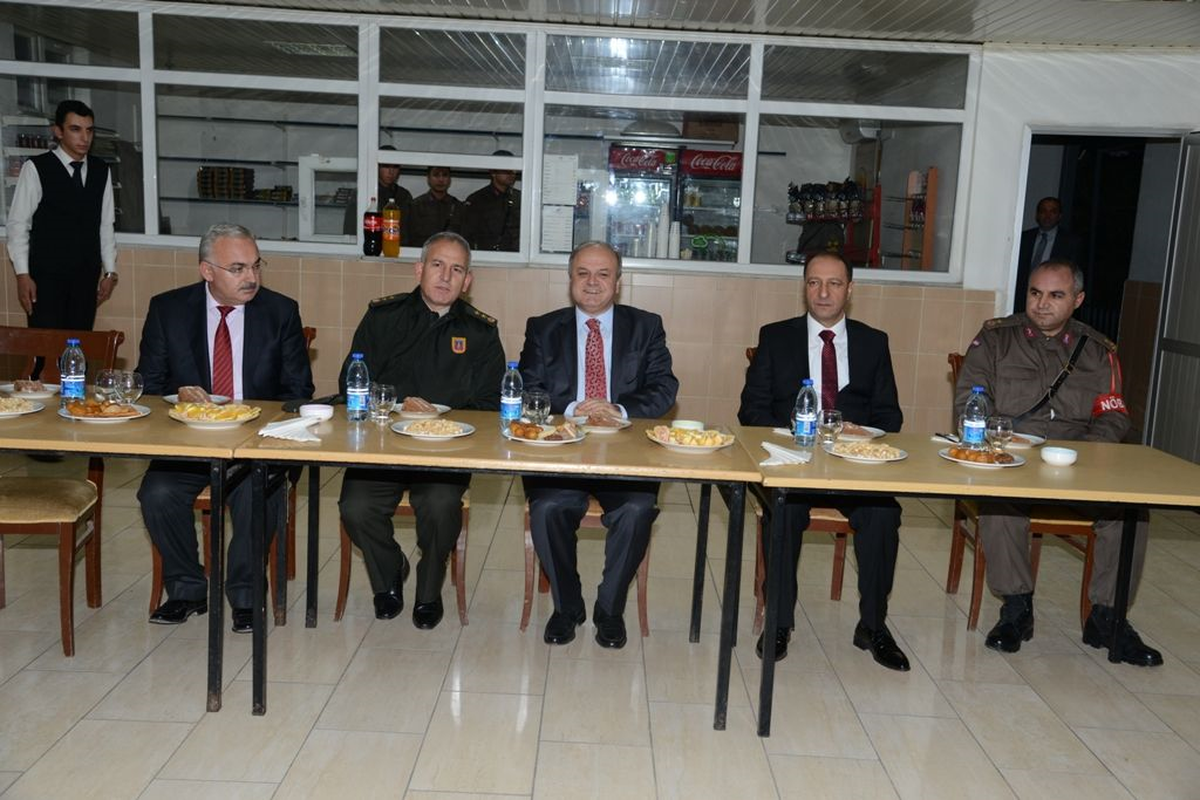 Kırşehir Valisi Çakacak, Kurum Ziyaretlerine Devam Ediyor
