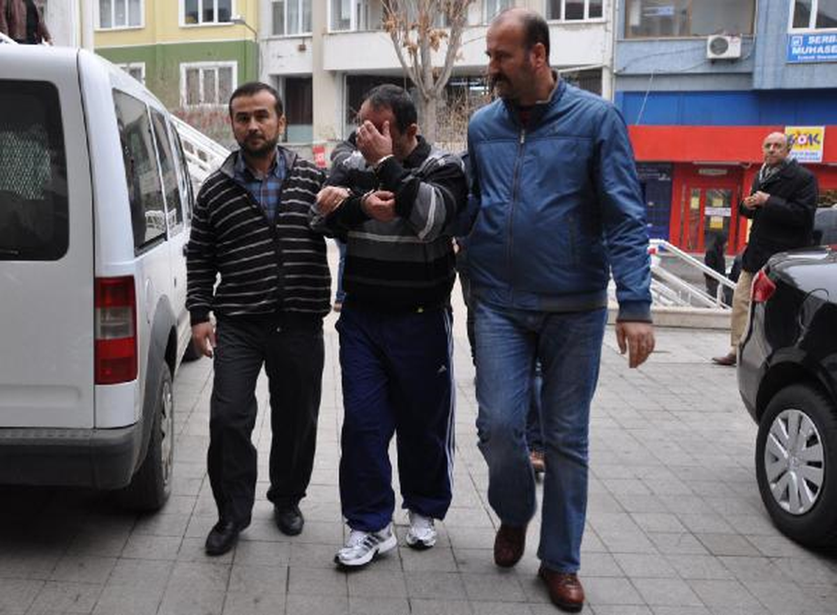 Kredi Kartı Çalan Şüpheli, Annesinin Evinde Yakalandı