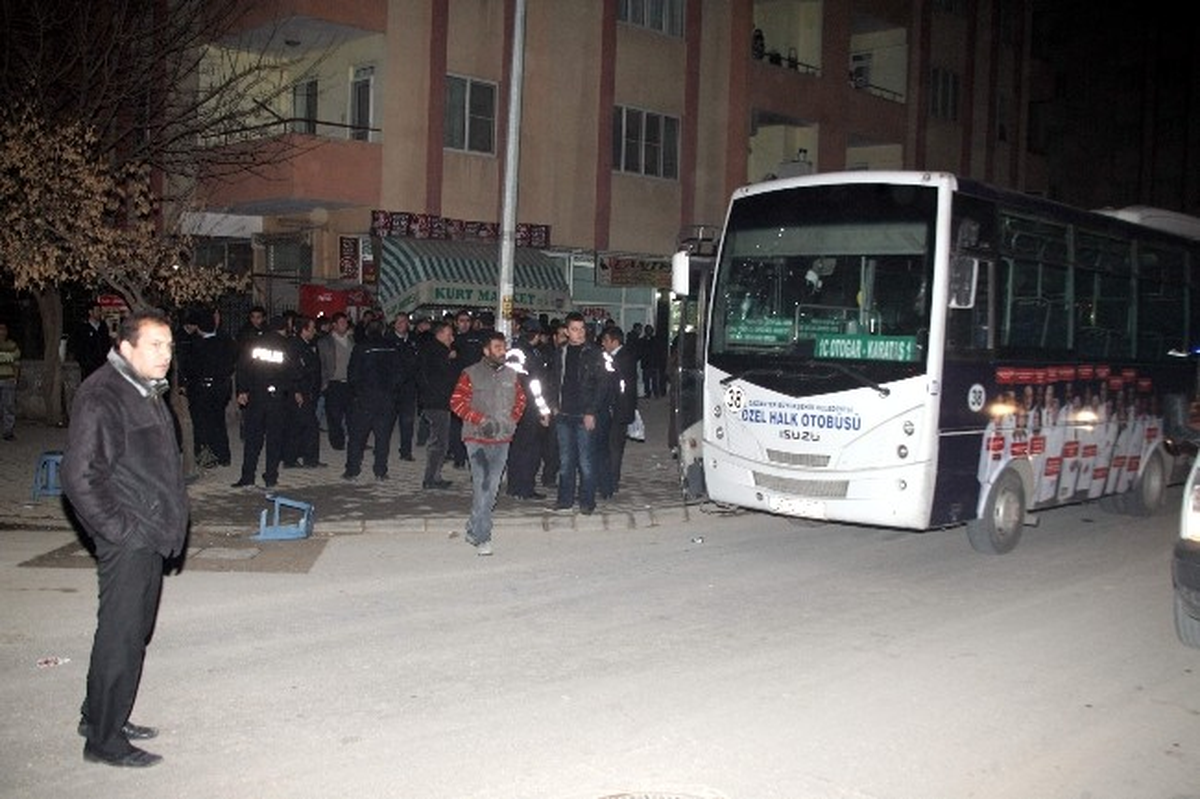 Gaziantep\'te Otobüsçülerin Kavgası Hastanede Bitti: 3 Yaralı