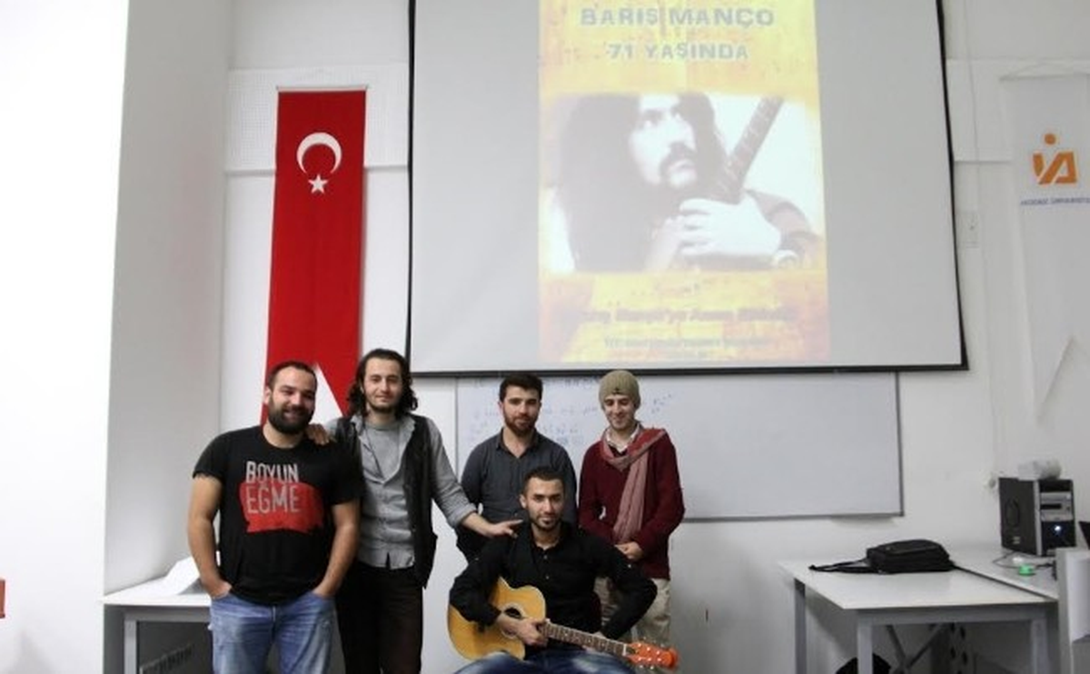 Sinema Öğrencilerinden Barış Manço\'ya Vefa