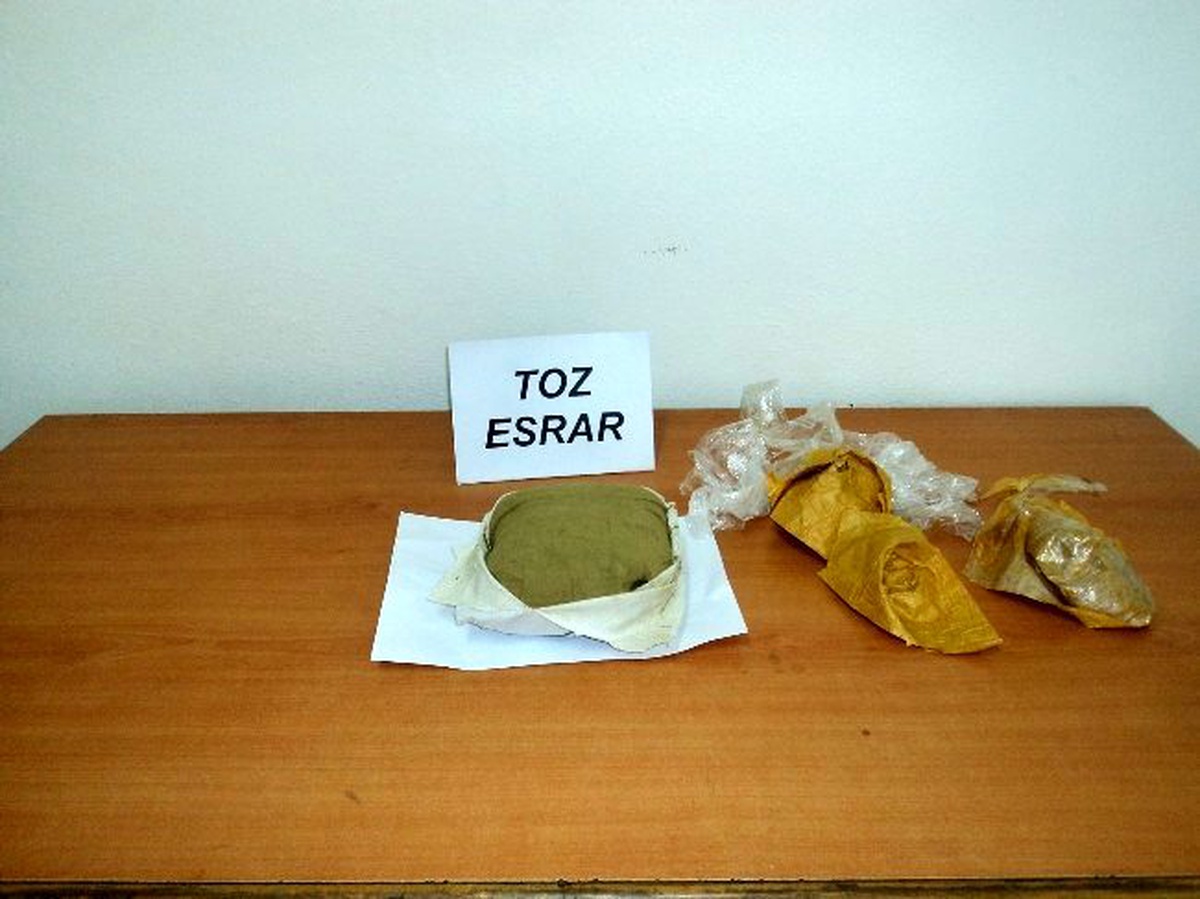 Buharkent\'te Spor Çantasından 1 Kilo Esrar Çıktı