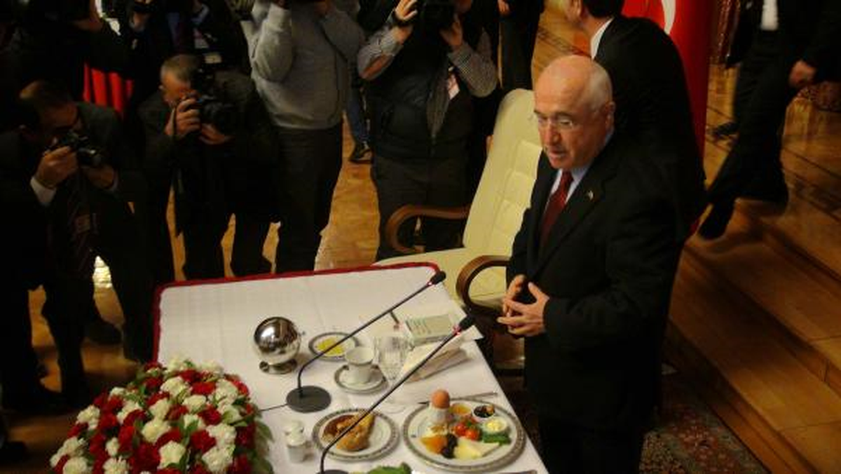 TBMM Başkanı Çiçek: Hukuk, Adaletin Enstrümanı, Siyasetin Değil