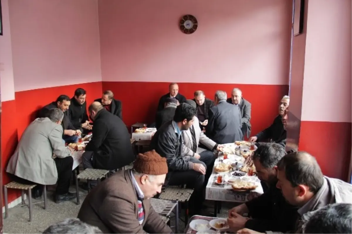 Vali ve Belediye Başkanı Esnafla Kahvaltıda Buluştu