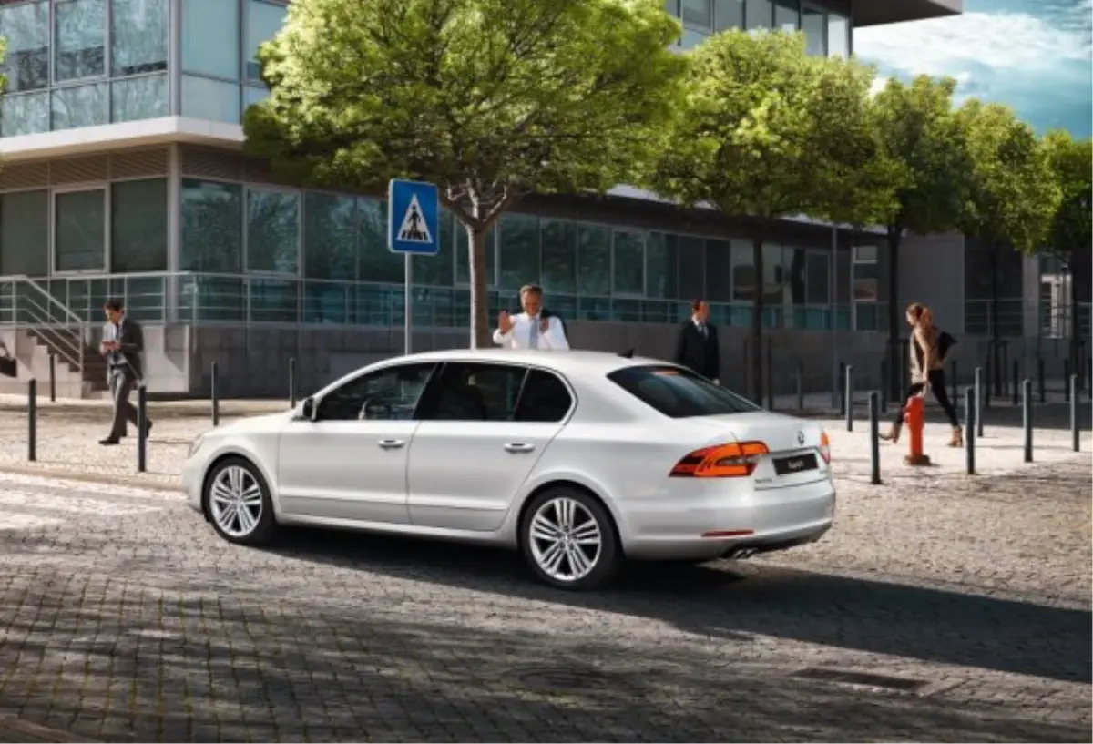 Yenilenen Skoda Superb Başarısını Katladı