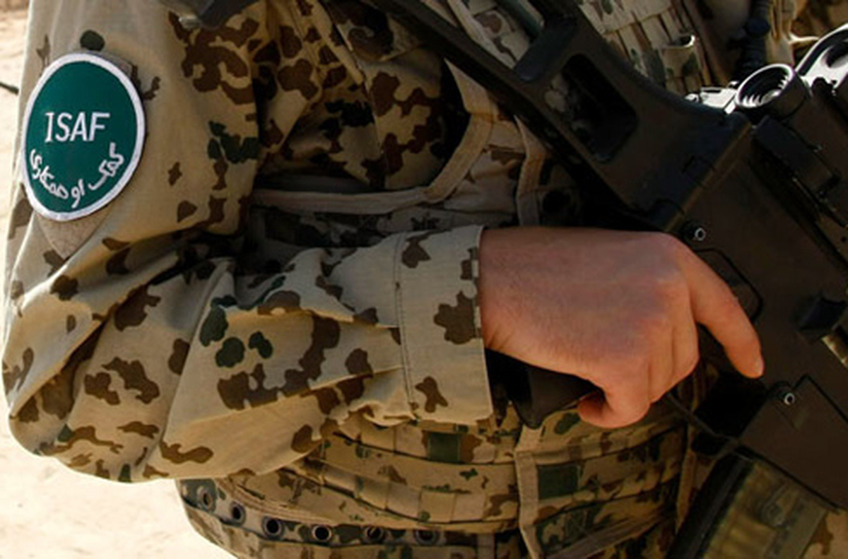 Afganistan\'da Isaf Görevlisi Öldürüldü