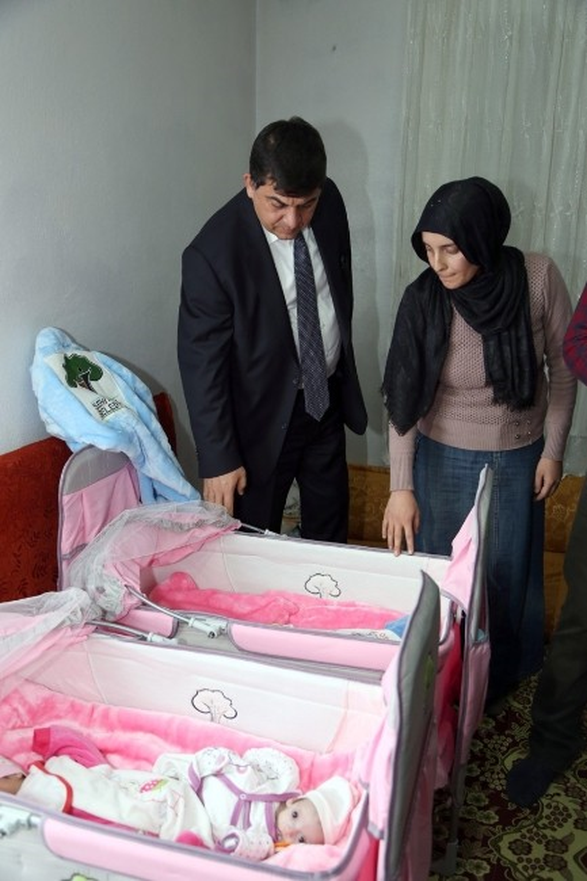 Başkan Fadıloğlu\'ndan Dördüz Bebeklere Ziyaret