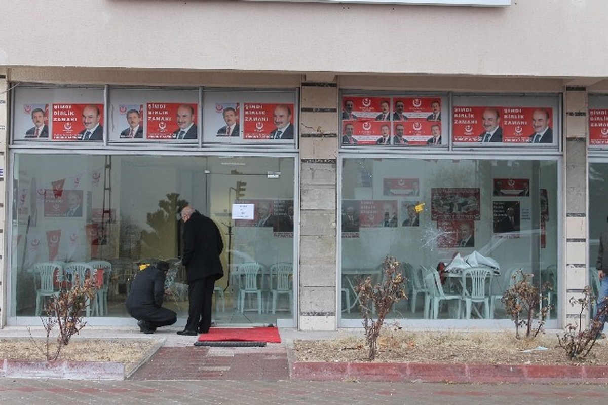 Ankara\'da BBP\'nin Seçim Bürosuna Silahlı Saldırı