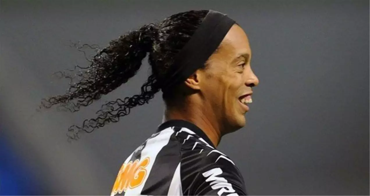 Beşiktaş, Ronaldinho\'ya Parayla O Formayı Giydirmeye Çalışıyor