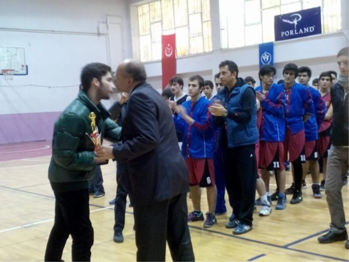Bozüyük İMKB Anadolu Lisesi Basketbol Takımı İl Üçüncüsü Oldu