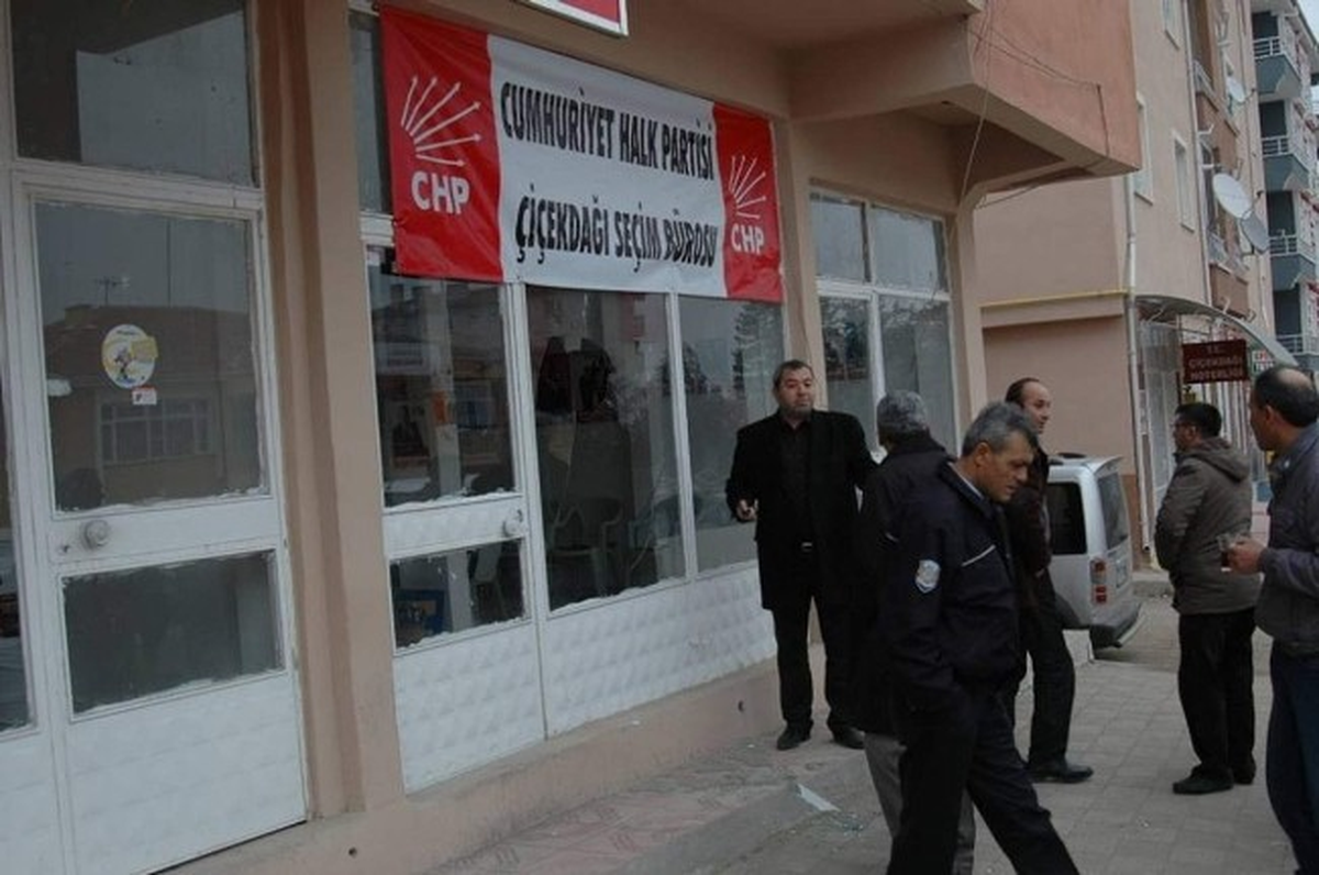 CHP Çiçekdağı İlçe Seçim Bürosuna Saldırı İddiası