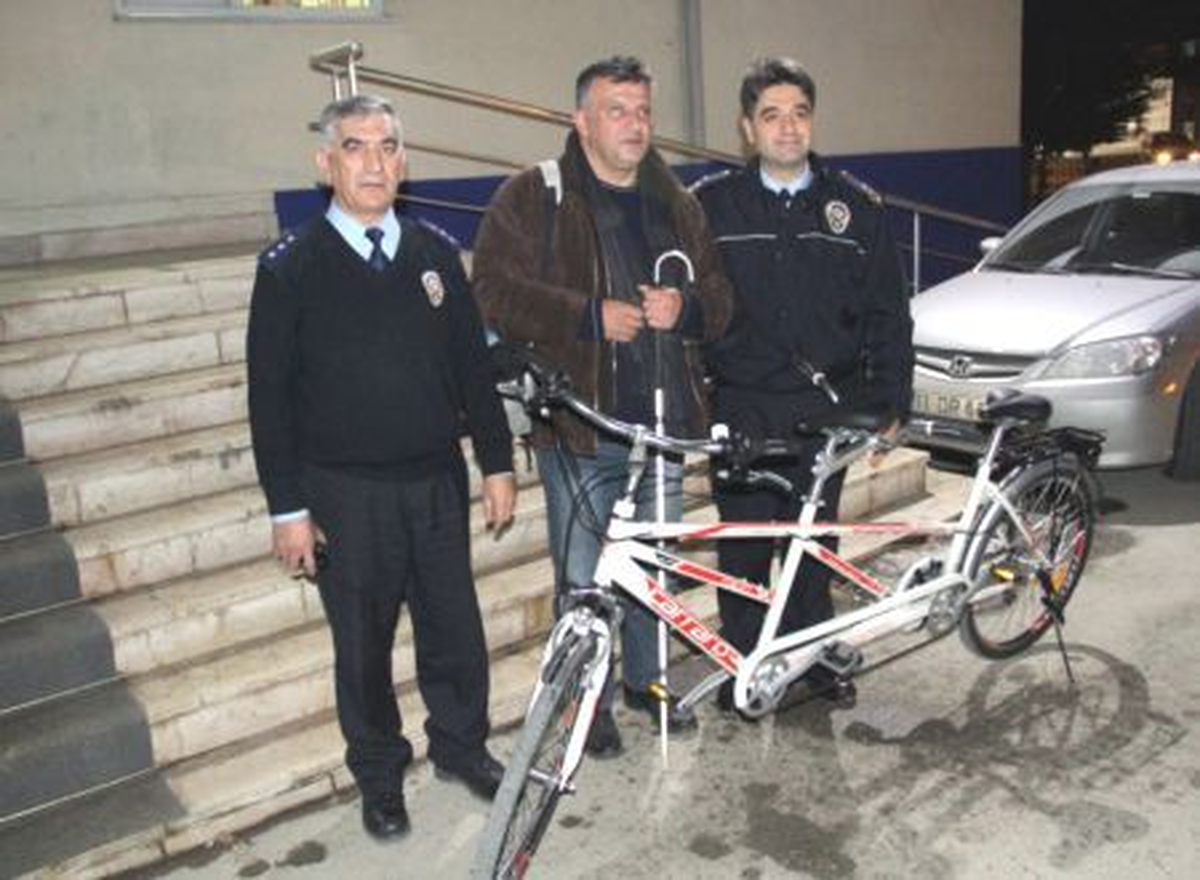 Görme Engellinin Bisikletle Ankara Yolculuğu